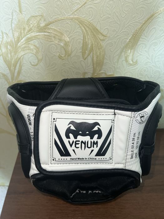 Шолом Venum розмір M-L , шолом Venum дизайн з сіткою для єдиноборств