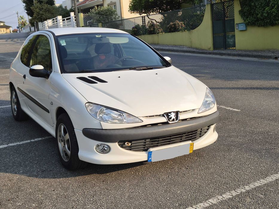 Peugeot 206 HDi 90cv - 2 lugares branco com 332.000 Km