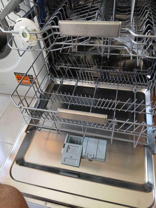 Máquina lavar loiça indesit na garantia