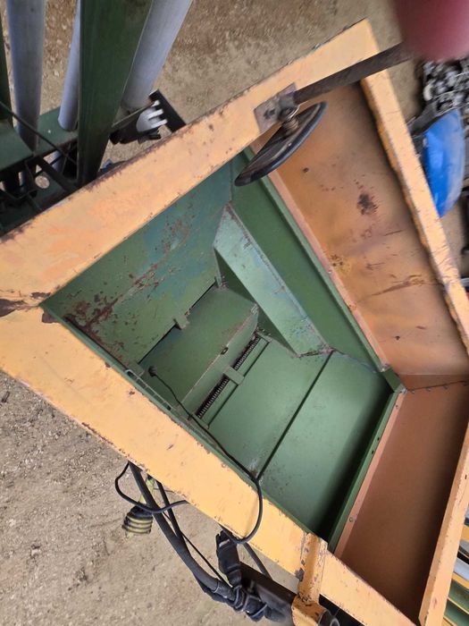 Siewnik rozsiewacz nawozów Amazone Jet pneumtyczny 12000 litrów