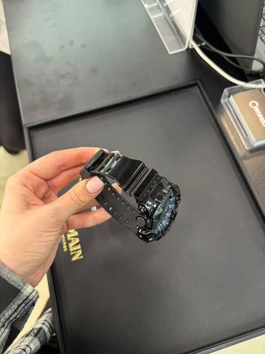 Часы Casio G-SHOCK GA-700RGB-1AER