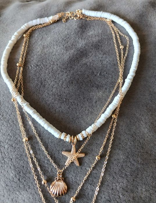 Lindo colar em camadas para o verão