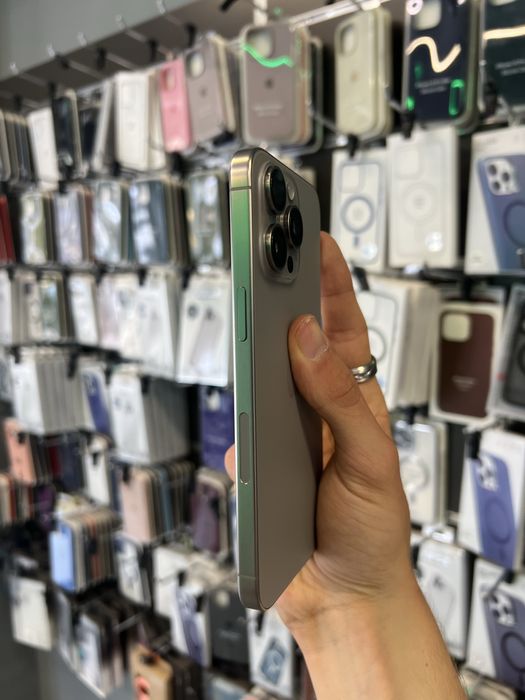 iPhone 15 Pro Max 256Gb Natural Titanium Neverlock від Магазину