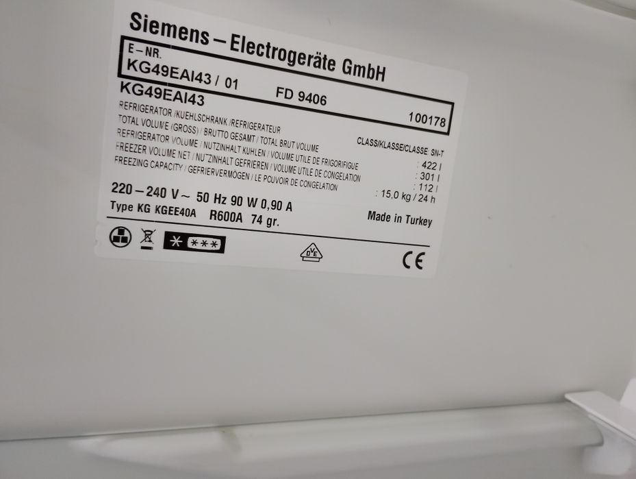 Frigorífico Siemens 422 litros bastante espaço