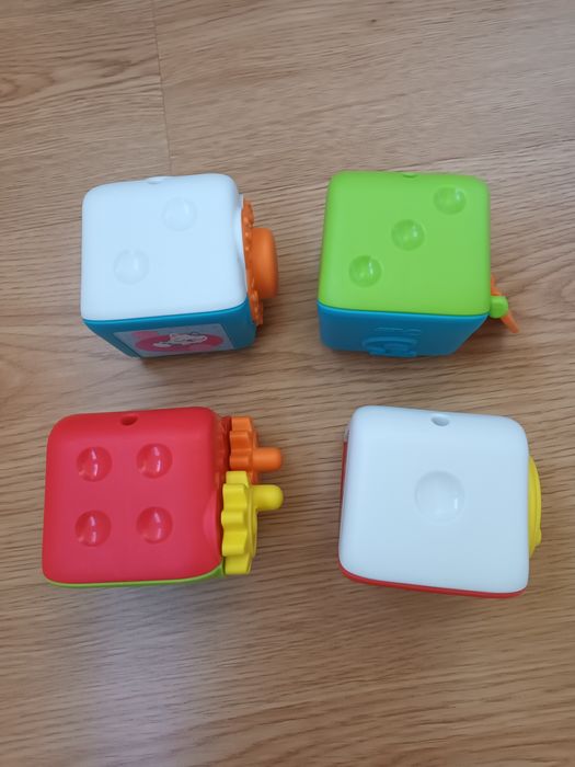 Cubos de Multiatividades 2 em 1 da Chicco 10M+