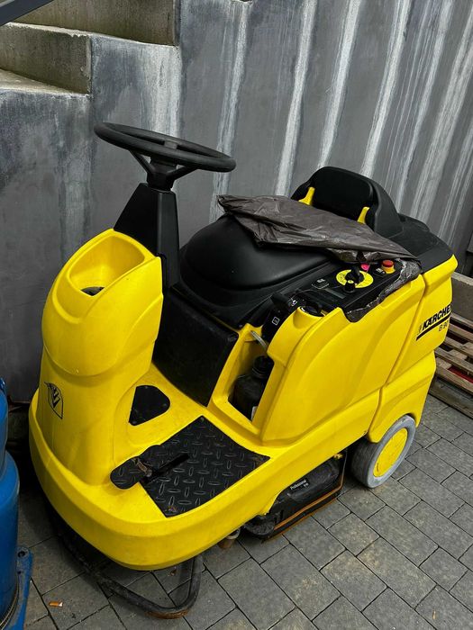 SZOROWARKA KARCHER B 90 R D75 ,Aku. do wymiany brak tylnego Pada