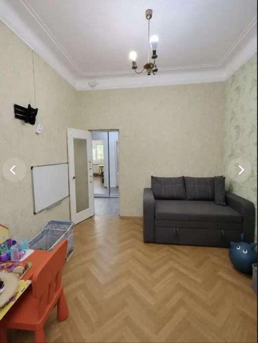 Продам двох кімнатну квартиру