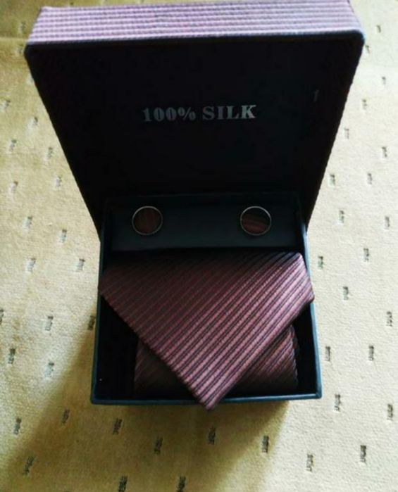 Галстук,краватка,запонки,чоловічий набір