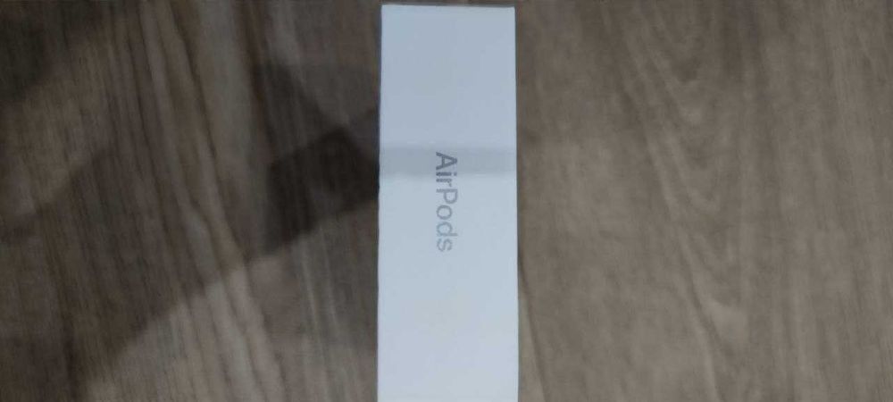 БУ Навушники Apple AirPods 2 with Charging Case