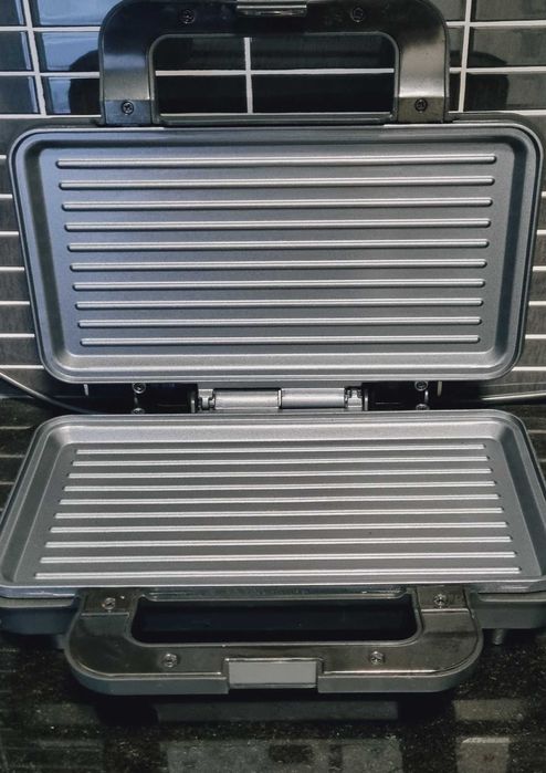 Sanduicheira FLAMA Grill 4970FL (900 W)