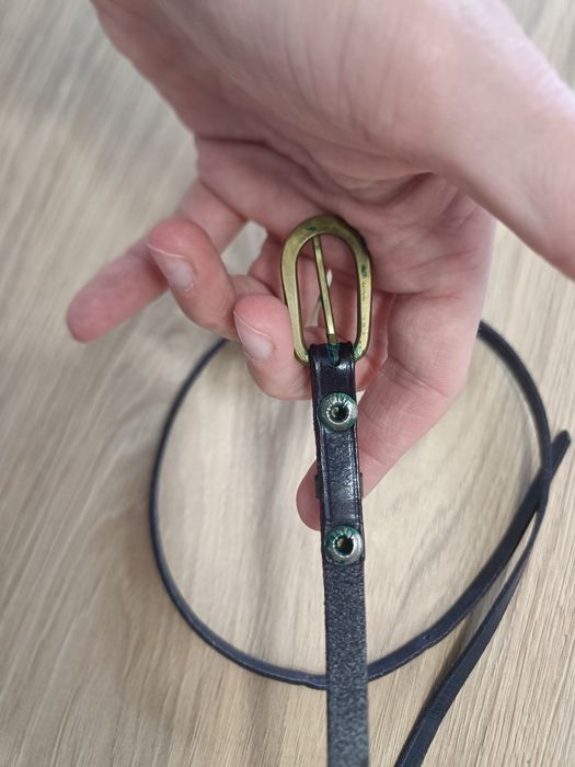 Granatowy wąski pasek 98 cm x 1 cm złota klamra damski do spódnicy