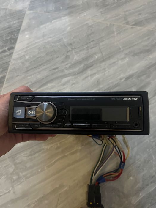 Автомагнітола Alpine UTE-92BT