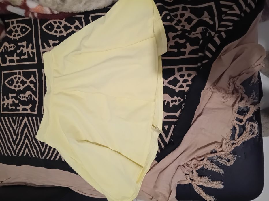 Mini saia amarela