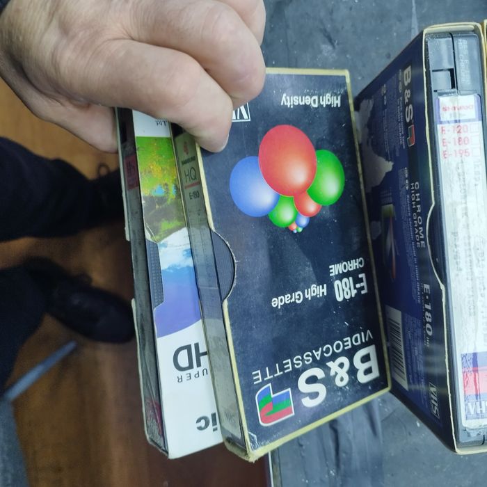 Kasety VHS z filmami 8 szt stan bdb lata 80-90