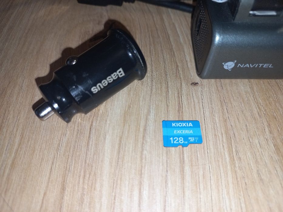 Wideorejestrator Navitel R33 + karta 128GB + kabel + wtyczka baseus usb