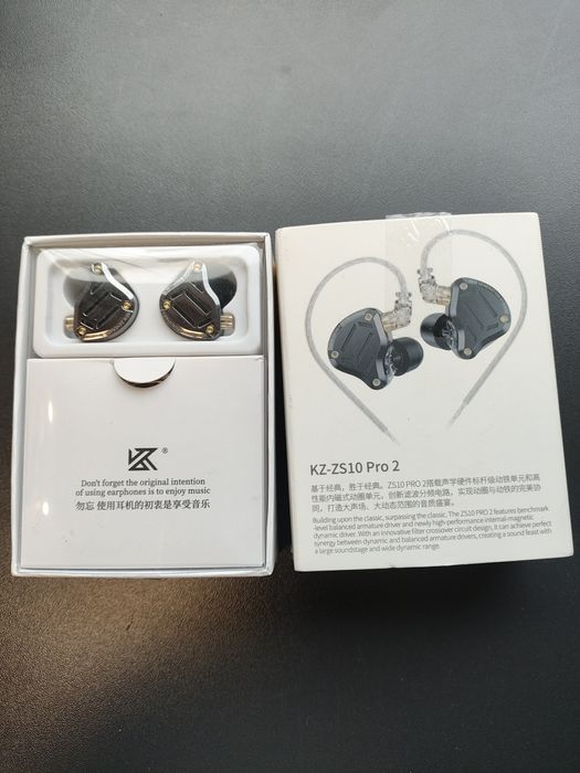 Hybrydowe słuchawki dokanałowe

KZ ZS10 PRO 2 - Czarne