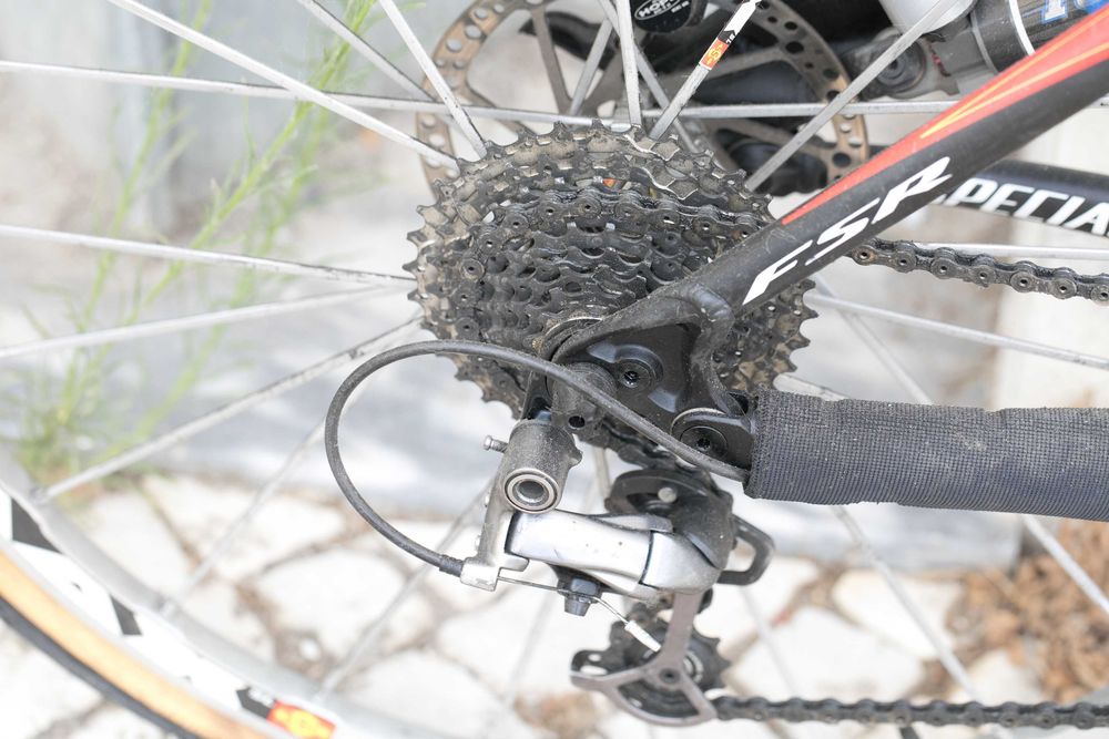Specialized S-Works Epic 2006 com pneus de estrada