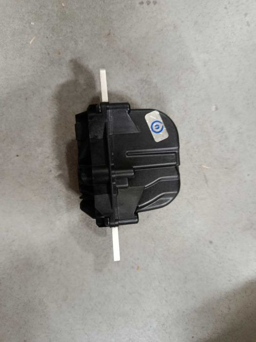 Піропатрон запобіжник основної батареї Tesla MY / M3