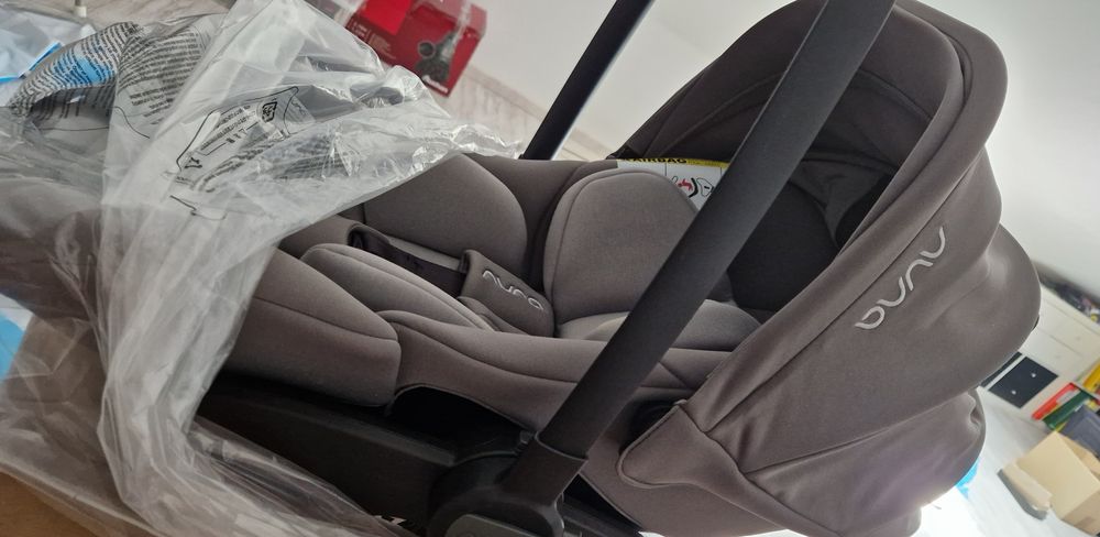 Conjunto ovo + cadeira auto NUNA