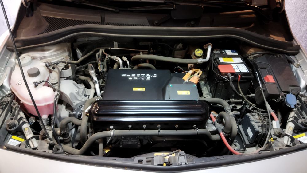 Mercedes Benz B 250E