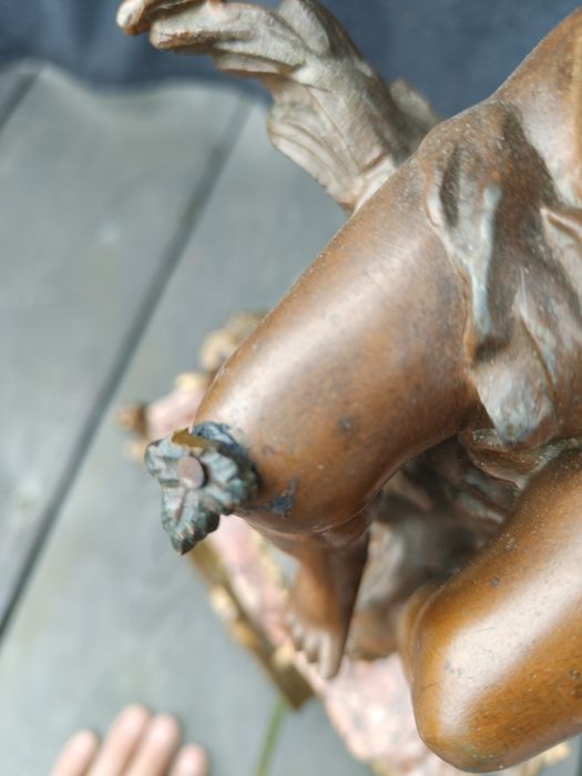 Sprzedam zegar francuski kominkowy figuralny. XIX wiek.