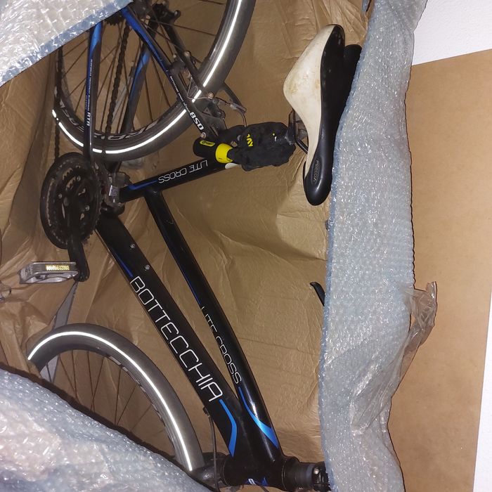 Bicicleta de marca reconhecida,  usada