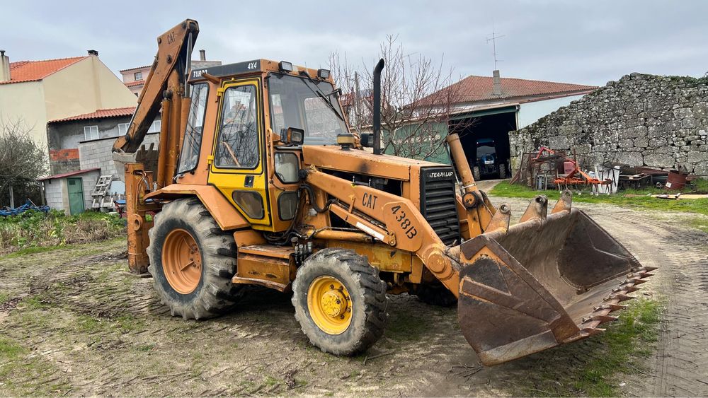 Retroescavadora caterpillar 438