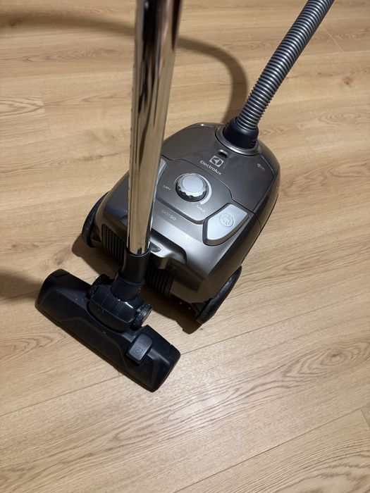 Odkurzacz electrolux EEG44IGM