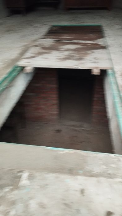 Сдам гараж на 44 стоянке с подвалом.
