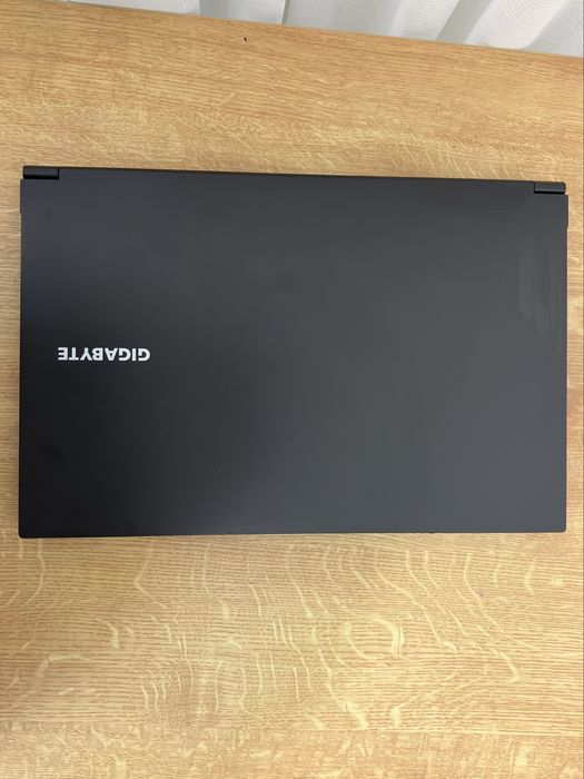 Ноутбук Gigabyte g7mf
