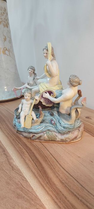 Escultura  de porcelana da famosa marca Alemã Meissen