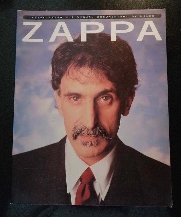 Livro “Zappa - a visual documentary by Barry Miles”
