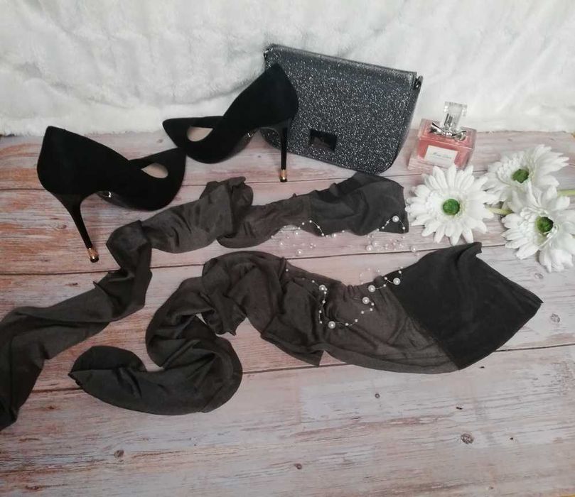 pończochy nylonowe szare