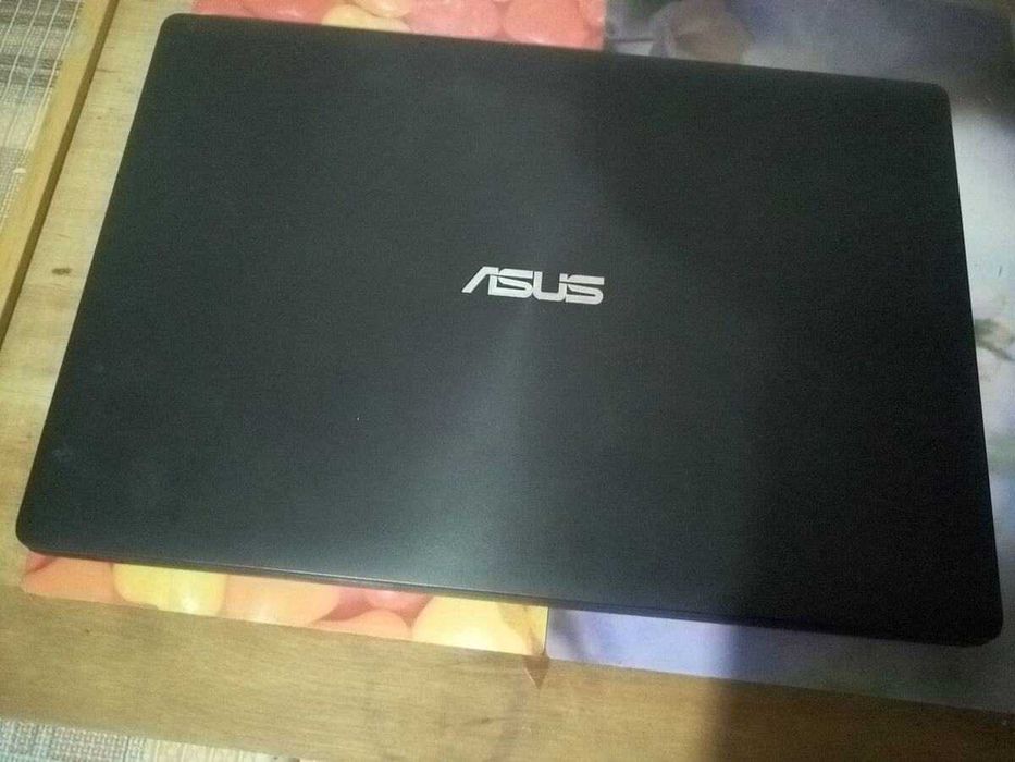 Ноутбук Asus X553M. 17"/Core Quad 2.6 GHz/4ГБ/750Gb/Windows 11