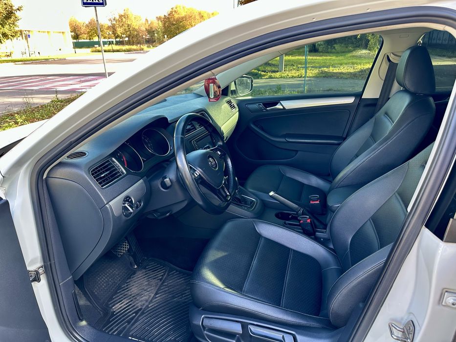 Volkwagen Jetta 1.4 TSI SE