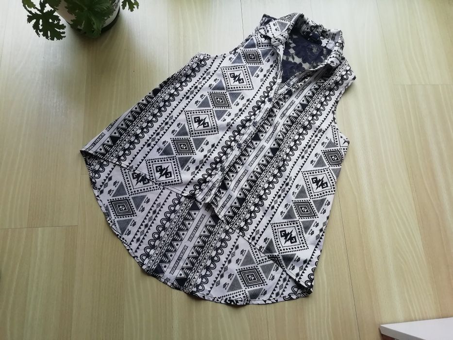 Forever 21. Bluzeczka, koszula bez rękawów.