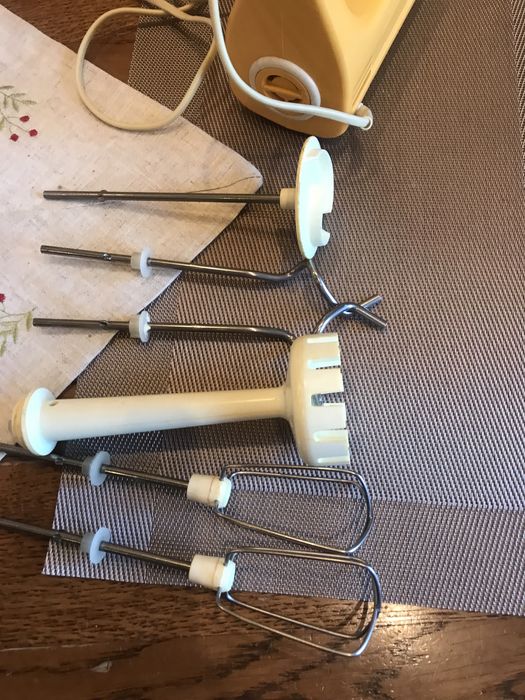 Електроміксер Рось