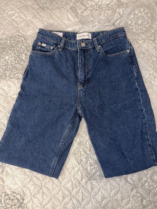 Calvin Klein Jeans J20J219318 Mom Fit W28 niebieskie jeansy