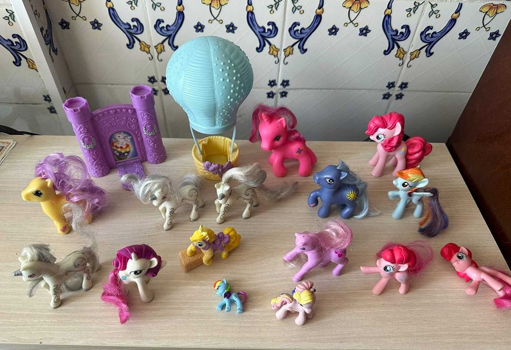 serie banda desenhada my little pony unicornios castelos