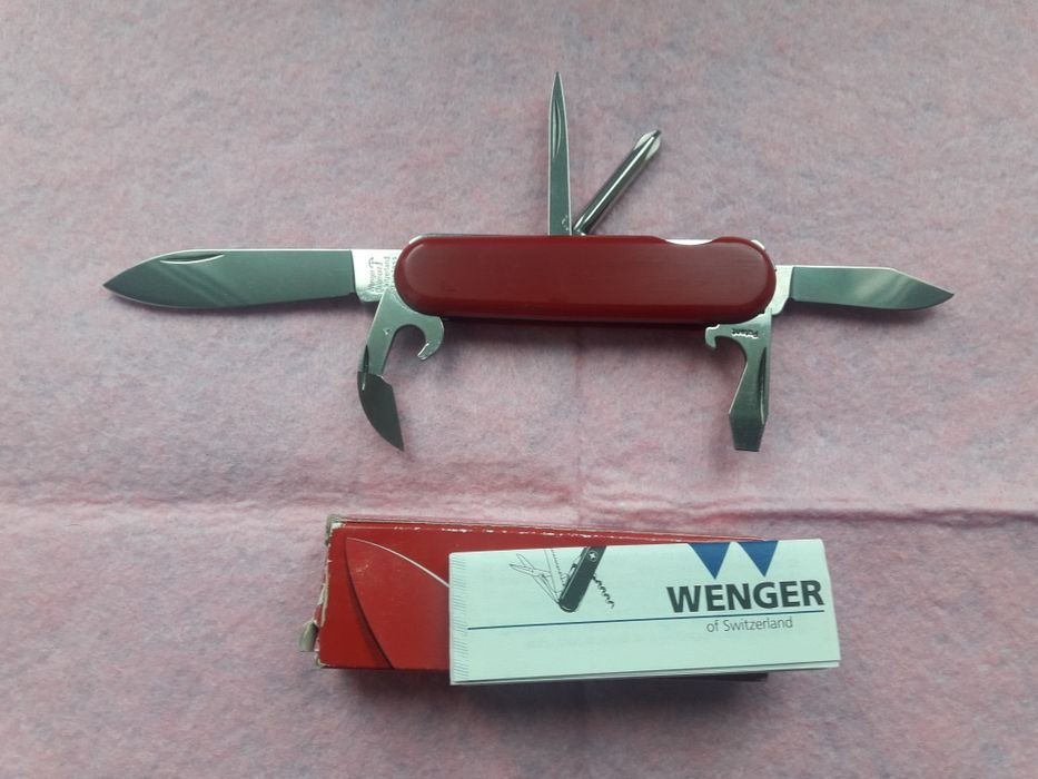 Wenger , Victorinox