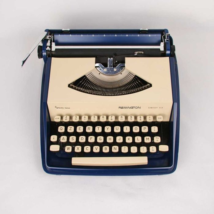 Máquina de escrever Remington Envoy III