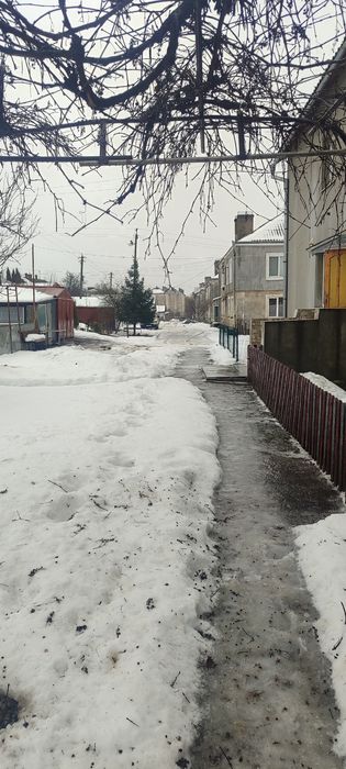 Продається трикімнатна квартира