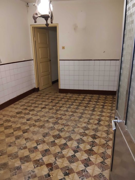 Moradia da reconstrução em Óis da Ribeira