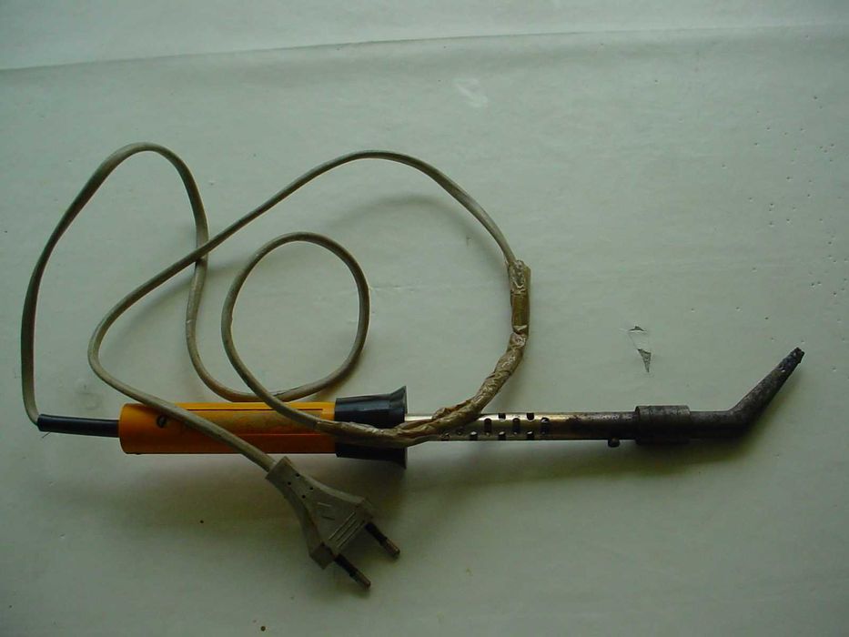 Ferro de soldar vintage.