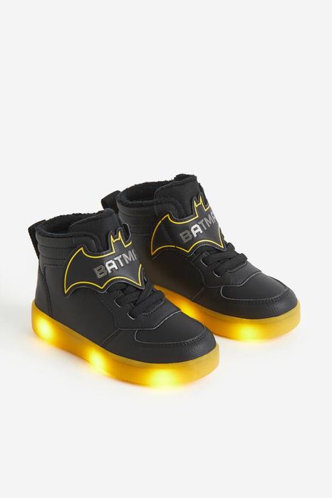 Кросівки-хайтопи дитячі для хлопчика h&m batman 27 розмір устілка 16,5 см | чорні високі led на липучках