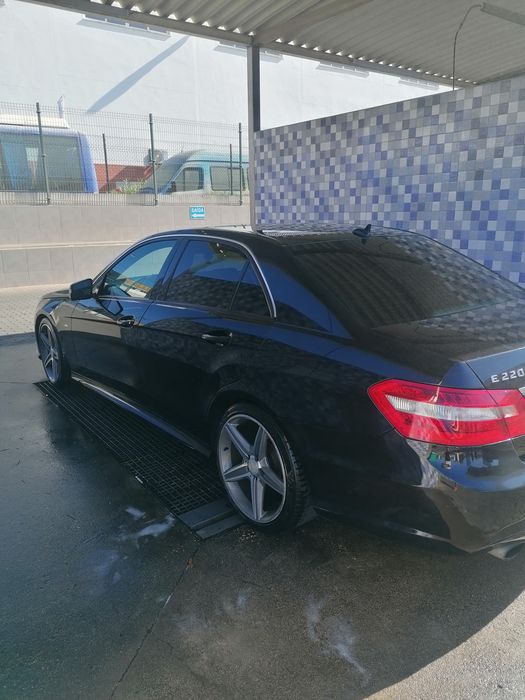 Mercedes Benz E220