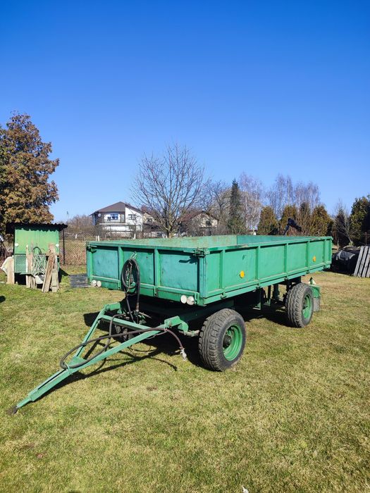 Przyczepa rolnicza wywrotka Autosan Sanok d45 w Garażowana