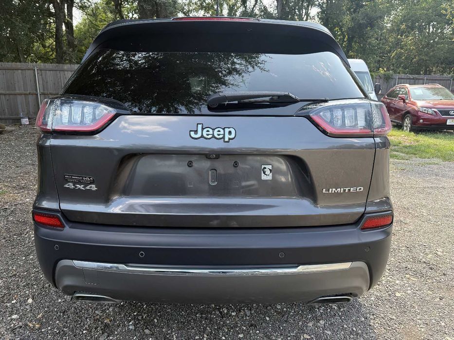 Jeep Cherokee      2020