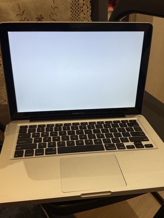 Macbook pro 13 com avaria