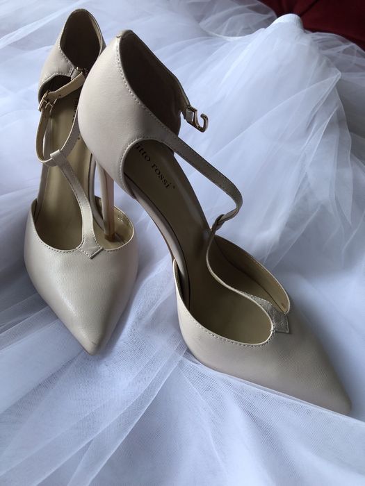 вечірні туфлі/молочні туфлі/ кремові туфлі
